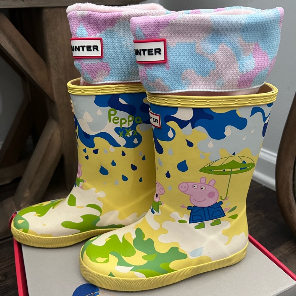 Hunter Kids' Yellow and Blue Peppa Pig Rain Boots
